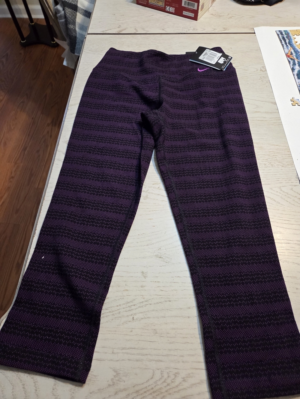 Nike Womens Legendary Tight Fit Purple Performance Leggings XS NWT
